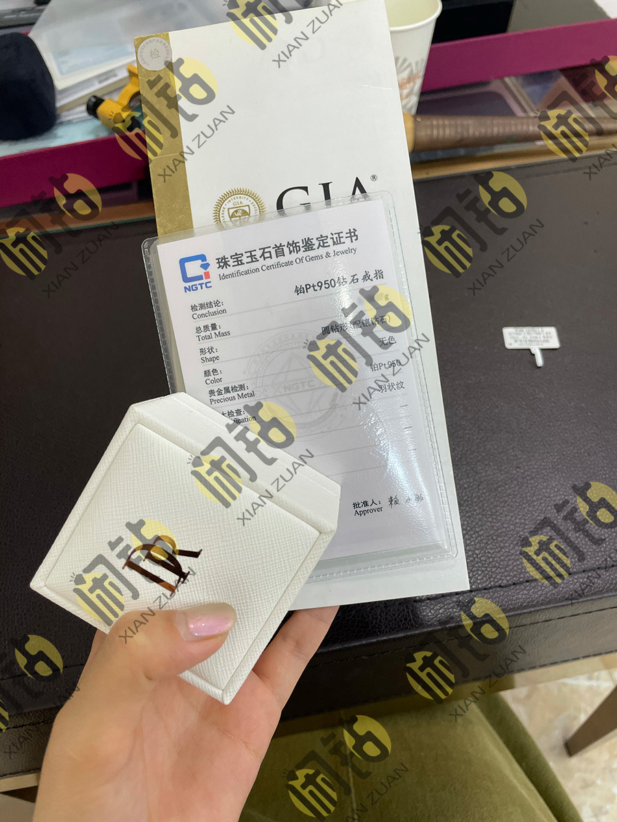 1克拉DR钻戒回收案例