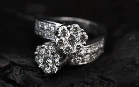 一枚3克拉的钻石戒指回收能卖多少钱?