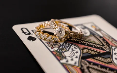 钻石铂金戒指回收价格一般在几折浮动