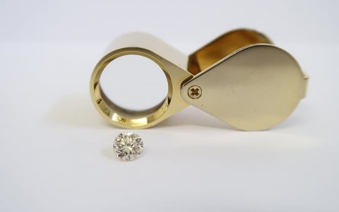 1克拉钻石戒指回收的价格是多少?