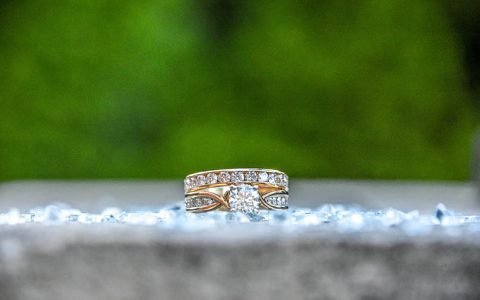 2000元钻石戒指可以回收吗?多少分才有价值?
