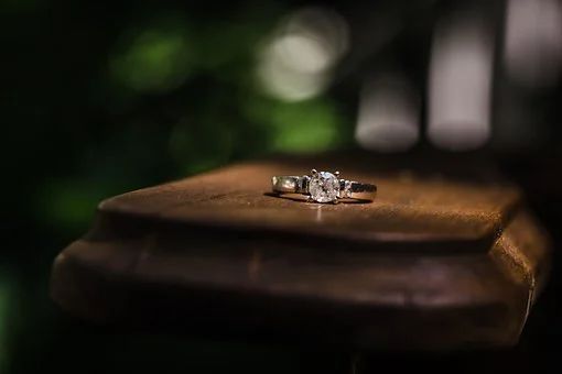 伯爵的钻石戒指的回收价格是多少?
