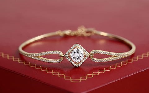钻石回收价格怎么算，戴钻石首饰有什么好处？