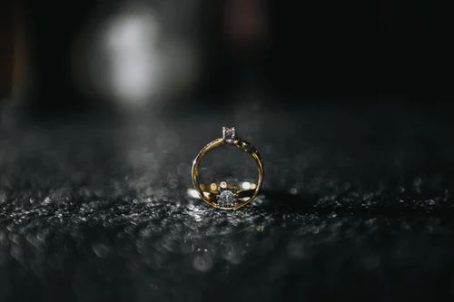 买的钻石戒指在市场可以卖出去吗