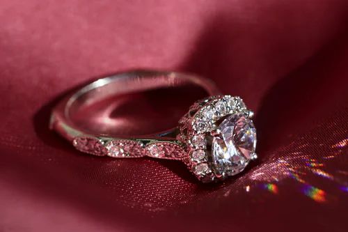 钻石戒指可以以旧换新吗？
