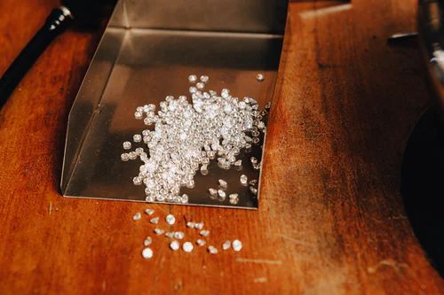 钻石回收价格看哪些方面，钻石回收保值不？